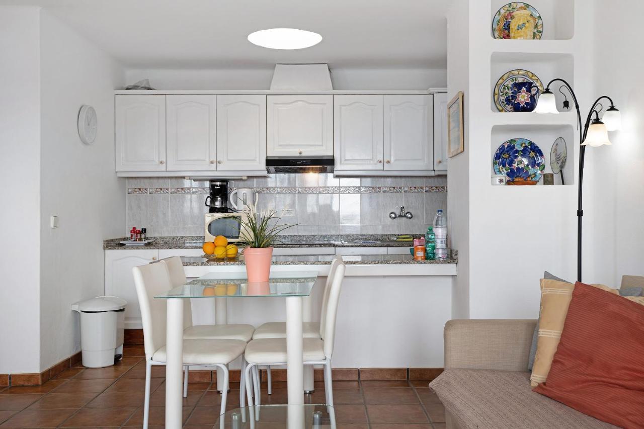 Puerto Chico 8 Apartment Плая Бланка Екстериор снимка
