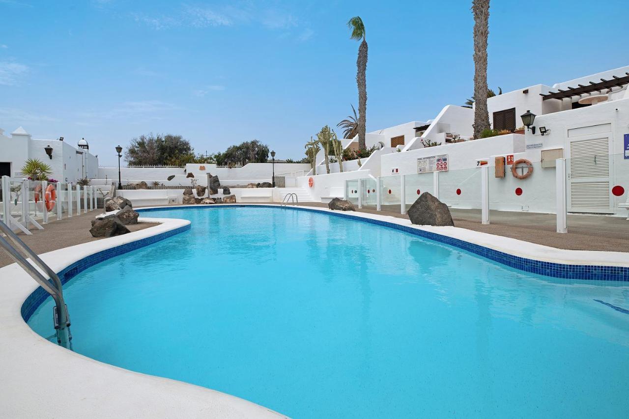 Puerto Chico 8 Apartment Плая Бланка Екстериор снимка